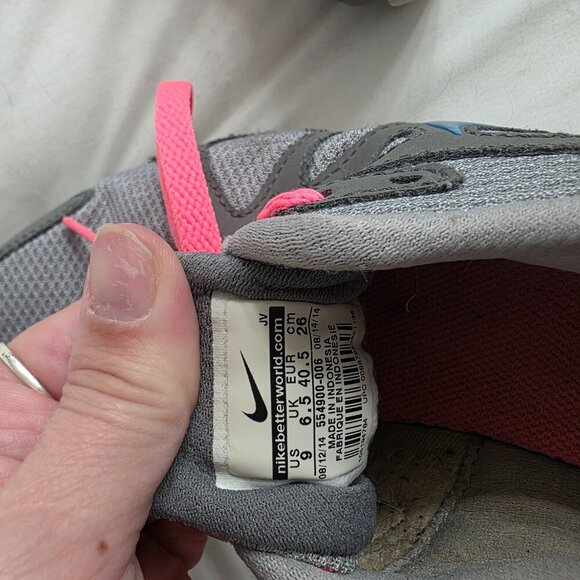 Nike Women’s Revolution 2 Athletic Shoes Size 9 Gray with Pink Laces - Picture 6 of 10
